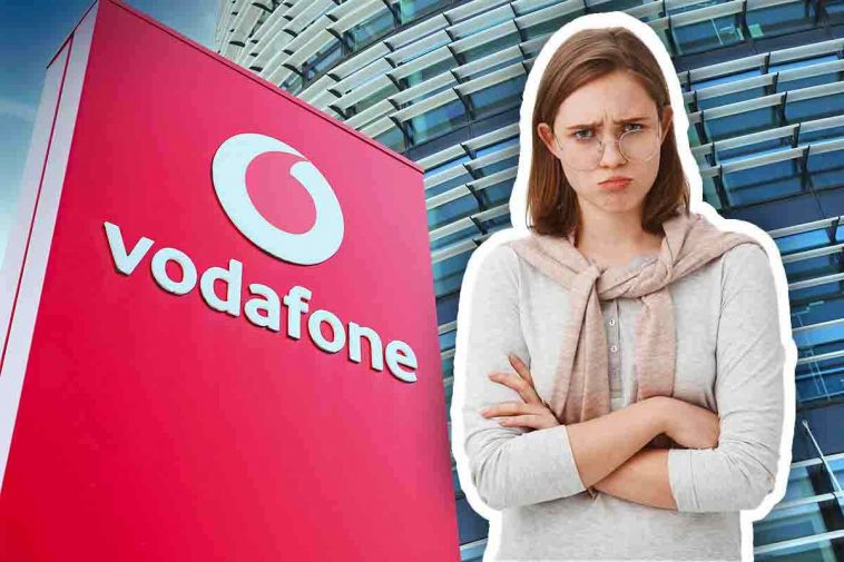 Vodafone, fuga dei clienti
