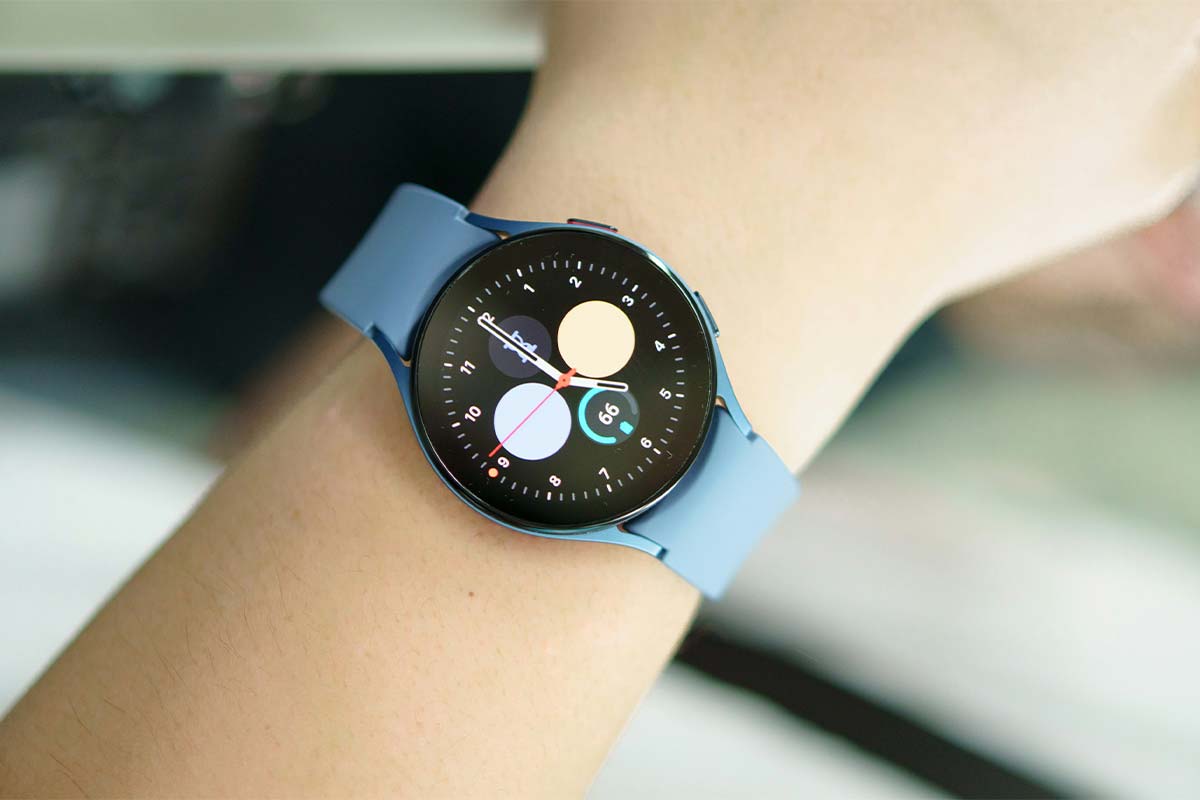 Samsung Galaxy Watch cinturino azzurro