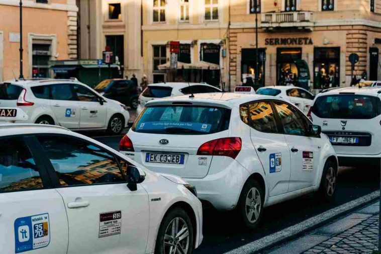 Nuovi taxi che si guidano da soli