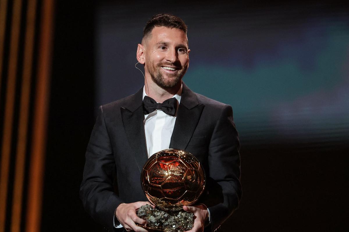 Messi col pallone d'oro 2024