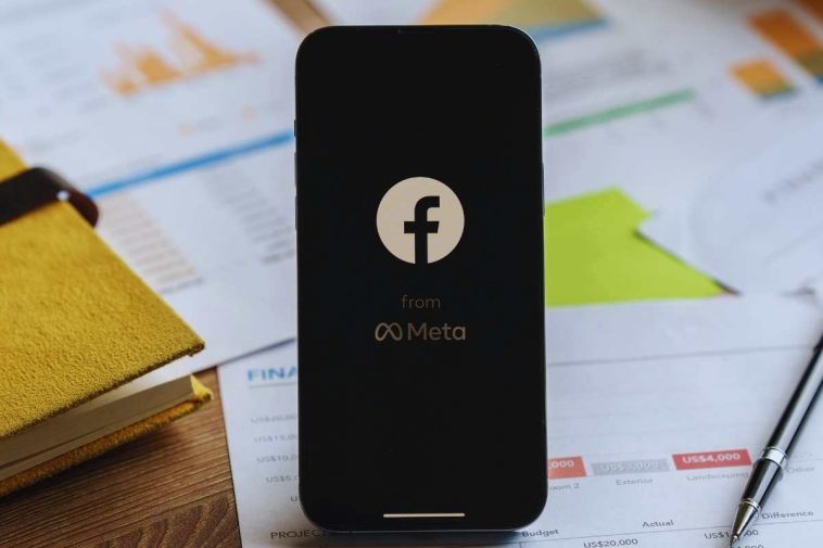 Facebook su smartphone