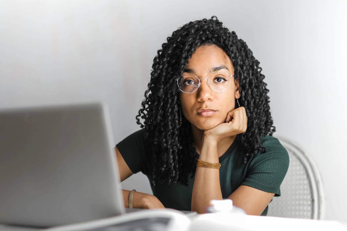 Ragazza al computer